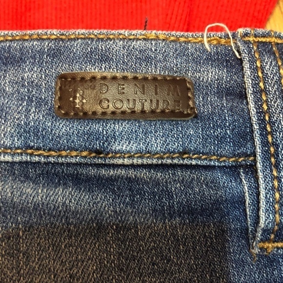 Denim jeans shorts with embroi… - Picture 6 of 7